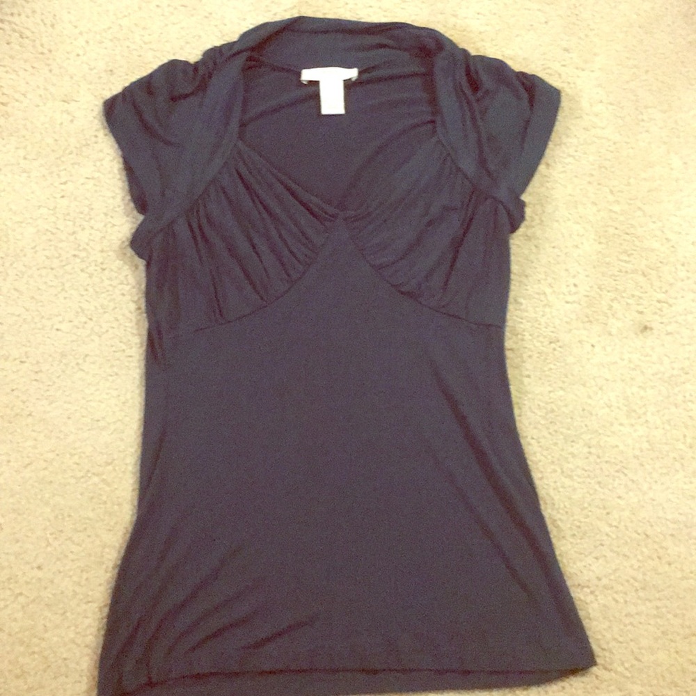 Kenar low-cut v-neck 💚